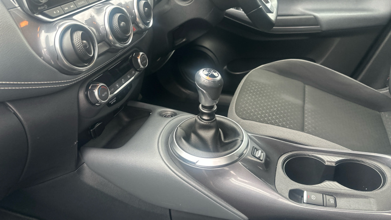 Nissan Juke 1.0 DiG-T 114 N-Connecta 5dr Petrol Hatchback